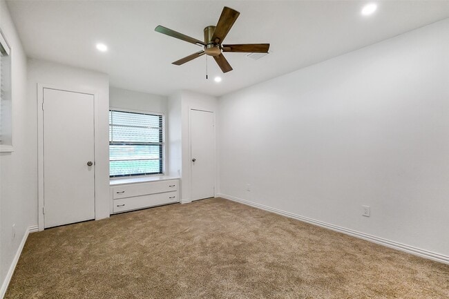 Building Photo - 3605 Longherridge Dr