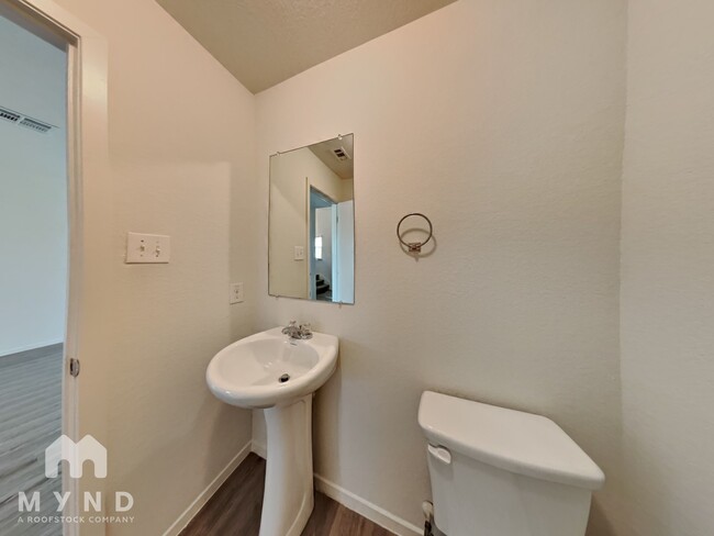 Building Photo - 9405 Apple Ridge Ln