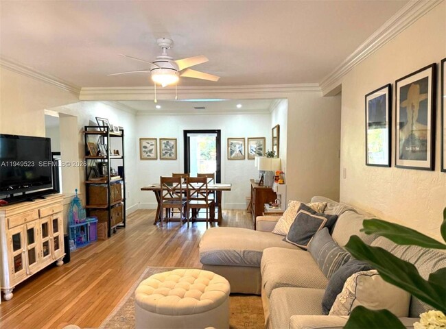 Building Photo - 5827 SW 29th St