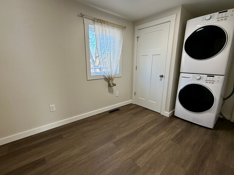 Building Photo - 427 Jefferson St