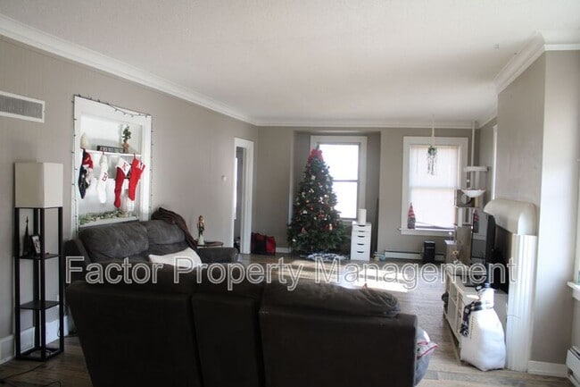 Building Photo - 130 Parsons St