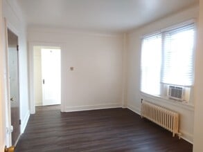 Building Photo - 808 N Main St