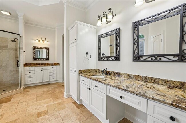 Building Photo - 2503 Regency Lake Dr