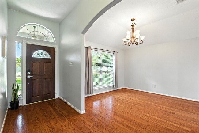 Building Photo - 16626 Bluefin St