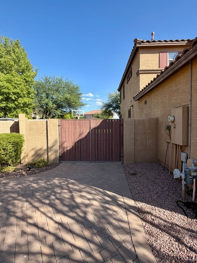 Building Photo - Spacious 6-bedroom, 2.5-bathroom home in Chandler, Welcome to the family friendly community of Su...