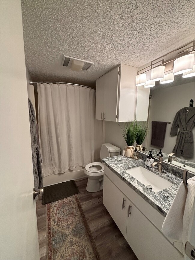 Building Photo - 30 Oak Villa Rd