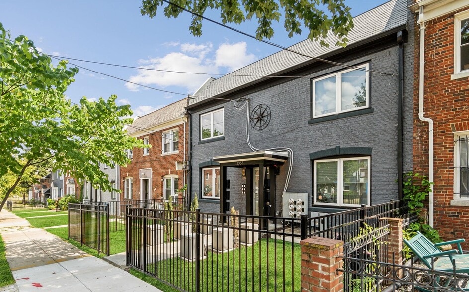 Building Exterior - 1355 Bryant St NE