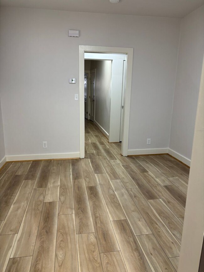 Building Photo - Newly remodeled, 1st floor, 2 bedroom apt. Bethlehem Pa