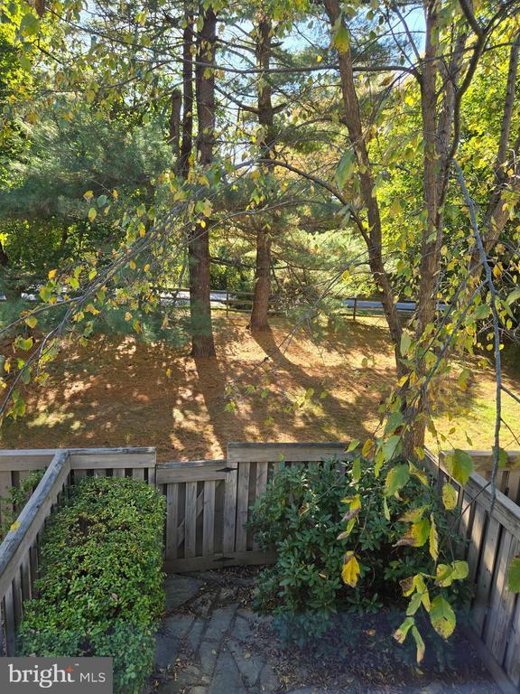 Building Photo - 20535 Strath Haven Dr