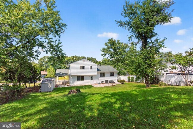Building Photo - 7720 Loudon Dr