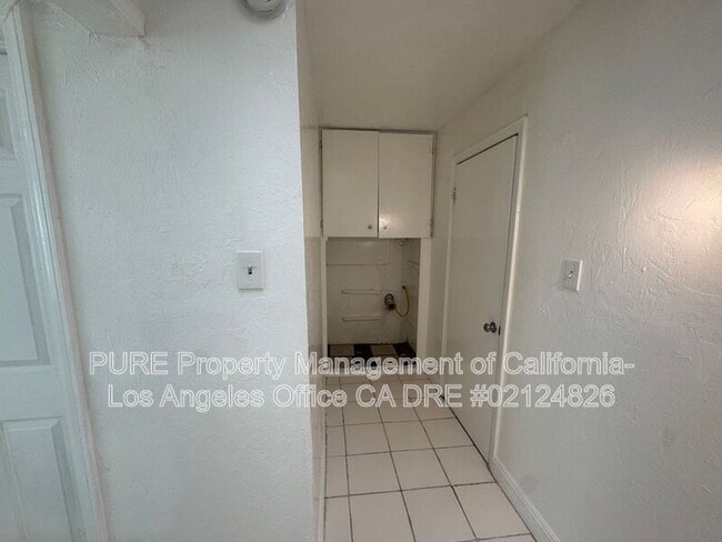 Building Photo - 4157 1/2 West 162nd Street