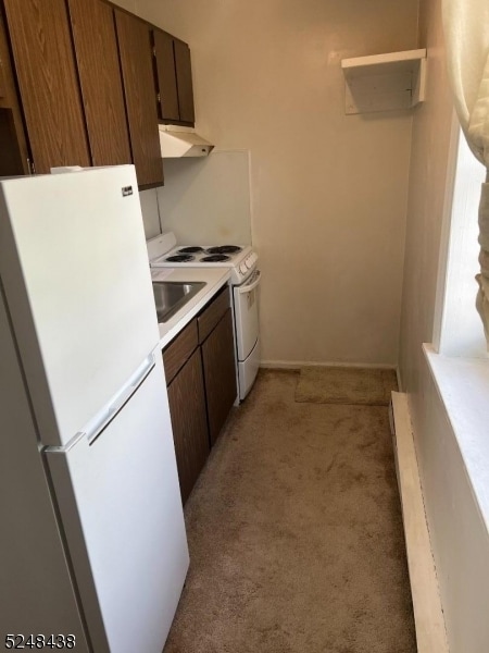 Building Photo - 52 Center St