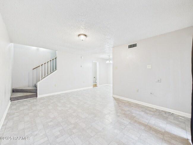 Building Photo - 511 Fox Run Ave