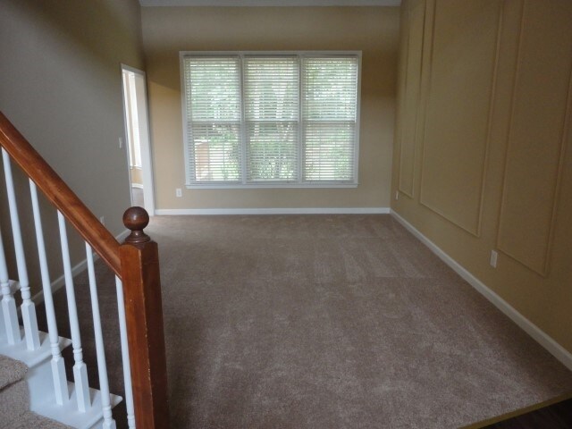 Building Photo - 1034 Chesterfield Place NW