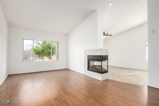 Building Photo - 9162 N Treasure Mountain Dr