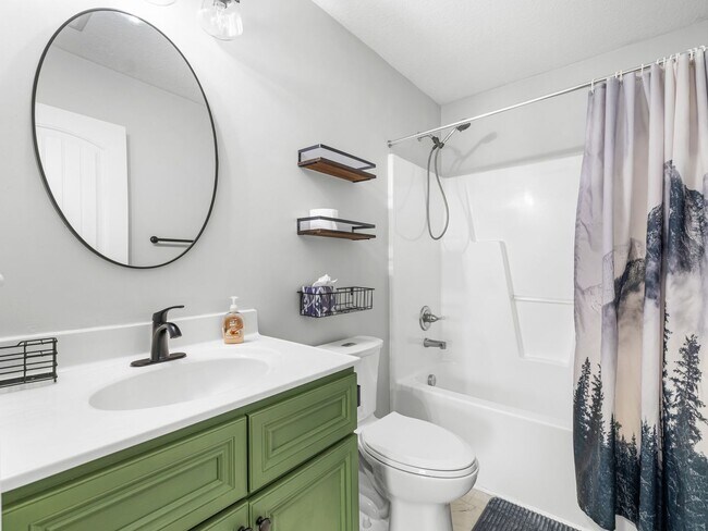 Building Photo - Beautiful Home Close to MCAS New River Air Station