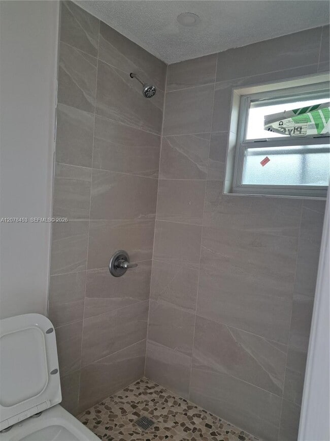 Building Photo - 2421 SW 93rd Ct