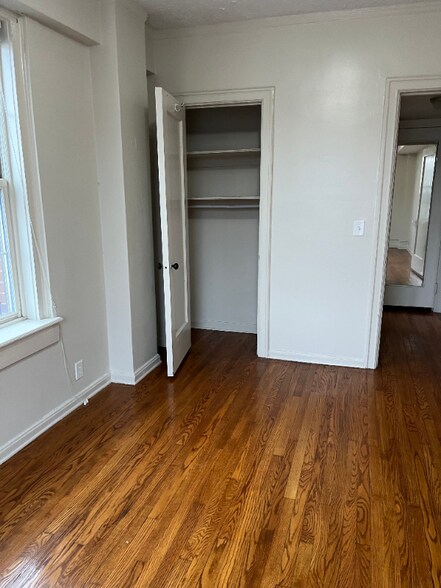 Building Photo - 1 W 28th St