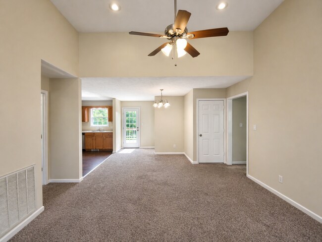 Building Photo - 994 Bobcat Dr