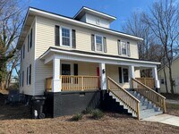 Building Photo - Amazing 7 Bedroom 2 bathroom updated home for rent in Burlington, NC
