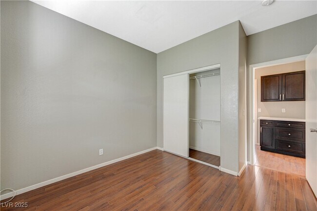 Building Photo - 971 Whispering Grove Ave