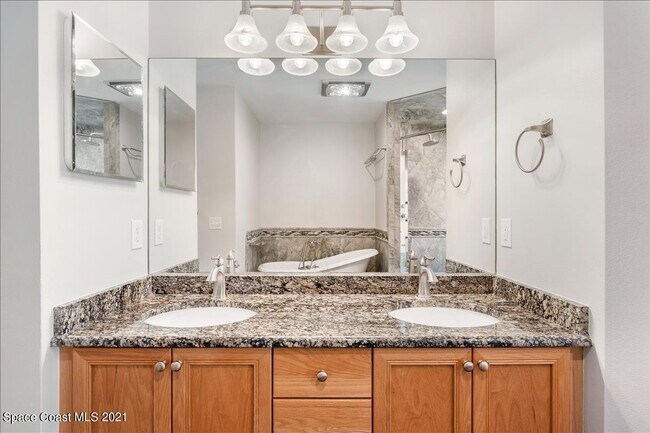 Building Photo - 5867 Treasure Ln