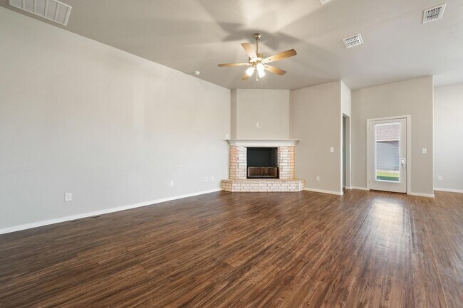 Building Photo - 2107 Kirksey Ave