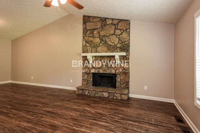 Building Photo - 2681 Meadow Ridge Ct