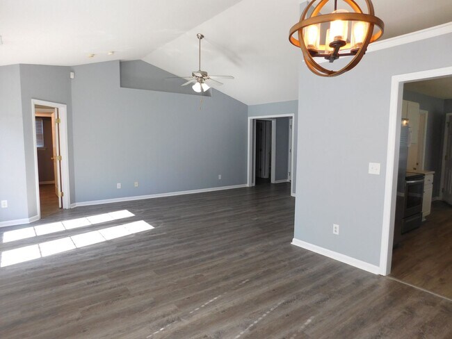 Building Photo - 205 Sellhorn Blvd