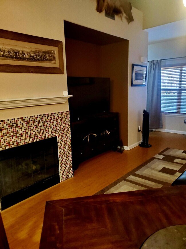 Building Photo - 5800 Tower Rd