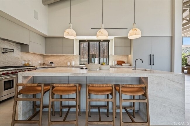 Building Photo - 3121 Old Topanga Canyon Rd