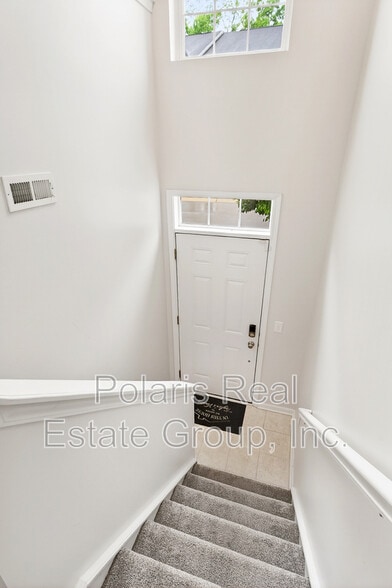 Building Photo - 9439 Tanhurst Dr