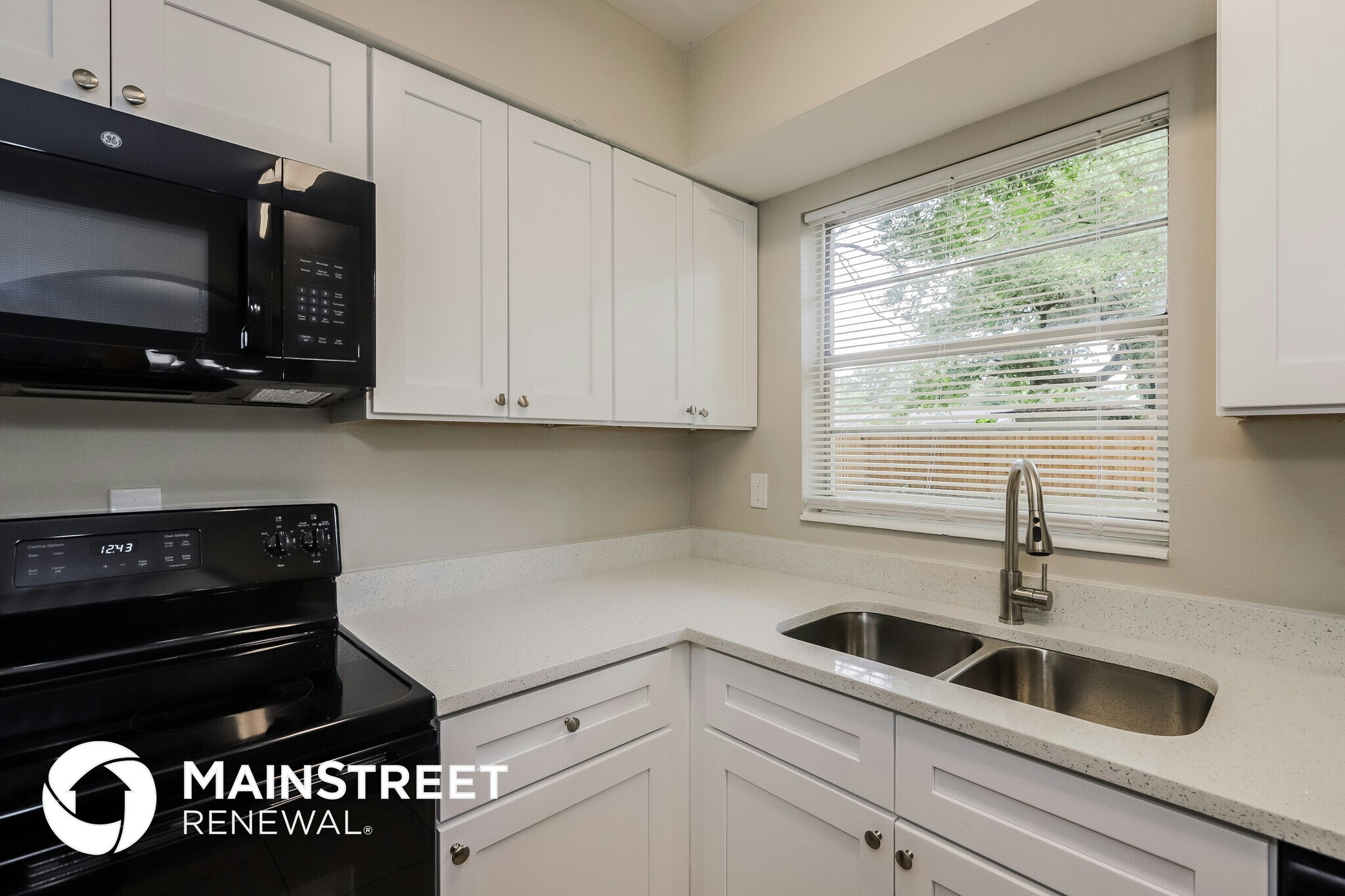 Building Photo - 510 Hedge Row Rd