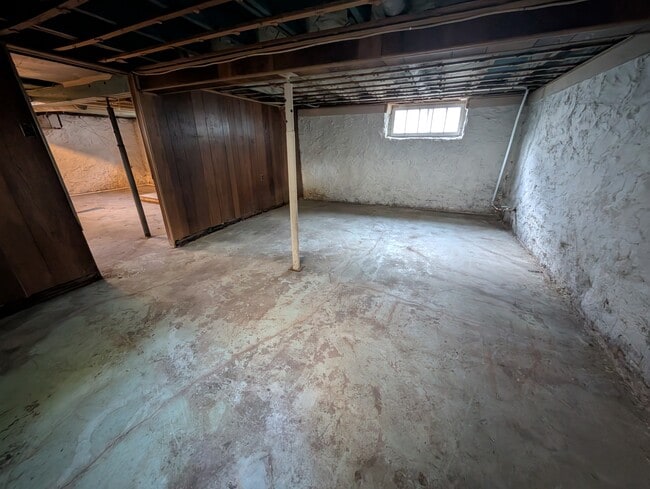 Building Photo - 2215 SW Hazelton Ct