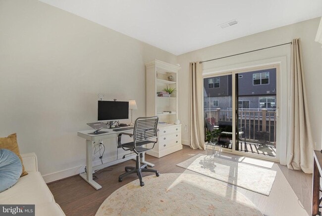 Building Photo - 813 Rockwell Ave