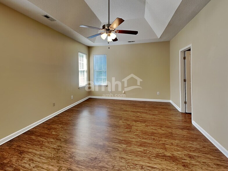 Building Photo - 6604 Conifer Cir