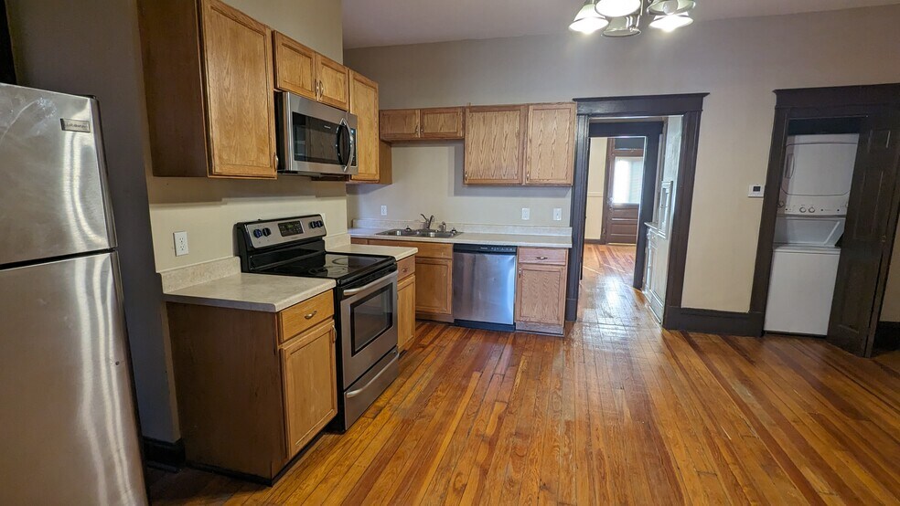 Building Photo - 2203 Jules St