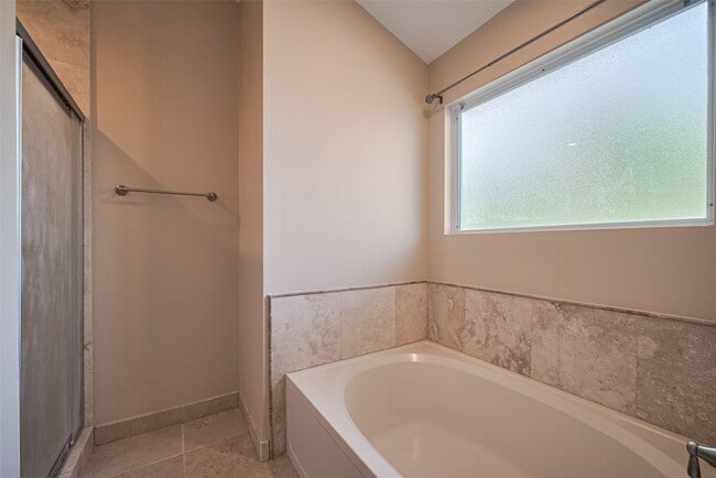 Building Photo - 3102 Colonel Ct Dr