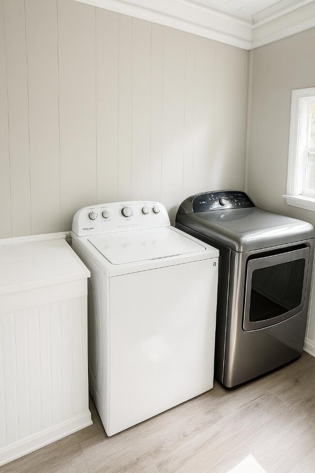 Building Photo - 2205 12th St NW