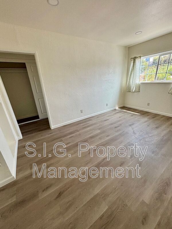 Building Photo - 3819 1/2 Verdugo Rd