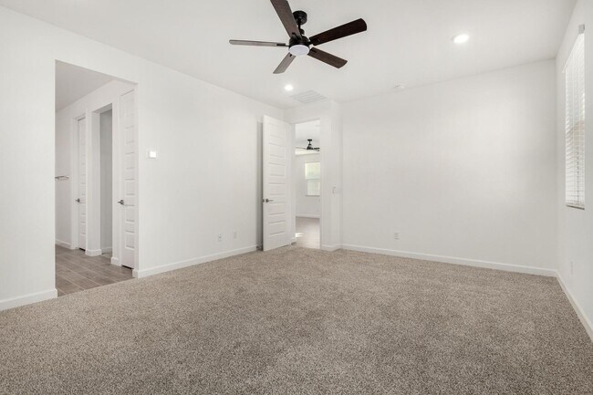 Building Photo - 17824 W Vogel Ave