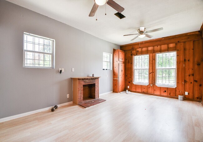 Building Photo - 3319 Holman St