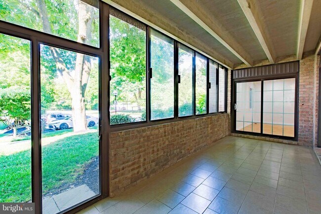 Building Photo - 1 Stonehenge Cir