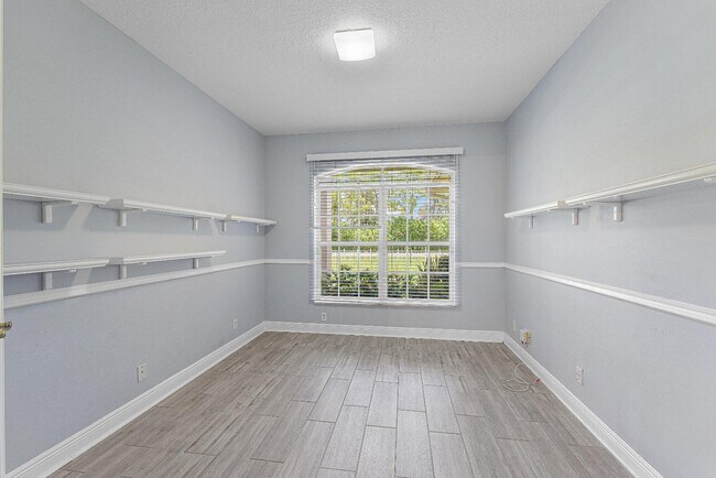 Building Photo - 11224 Tangerine Blvd