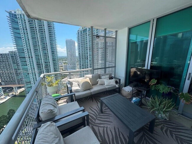 Building Photo - 350 S Miami Ave