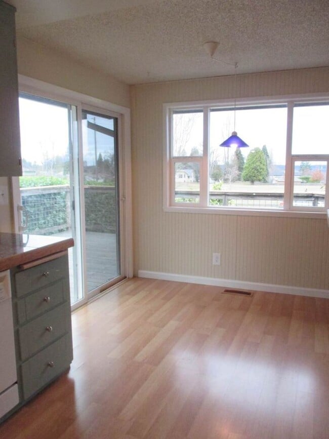 Building Photo - Delightful 3 Bedroom, 1 Bathroom Home in Tacoma