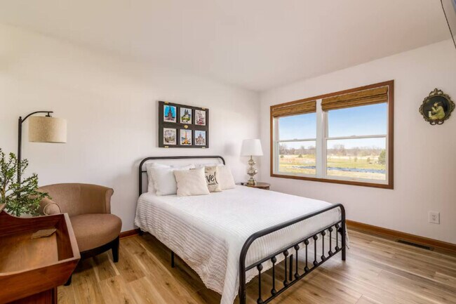 Building Photo - 10268 Cleveland Rd