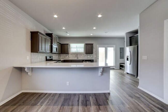 Building Photo - Luxury townhomes near TU and Mother Road M...
