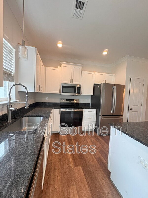Building Photo - 1 Solis Ct