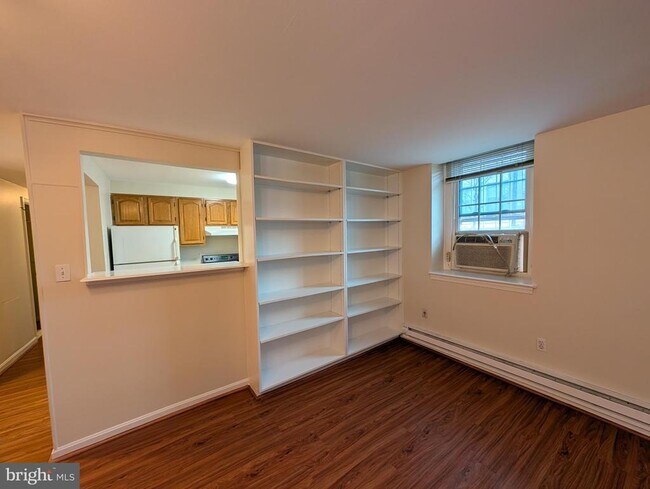 Building Photo - 1332 15th St NW